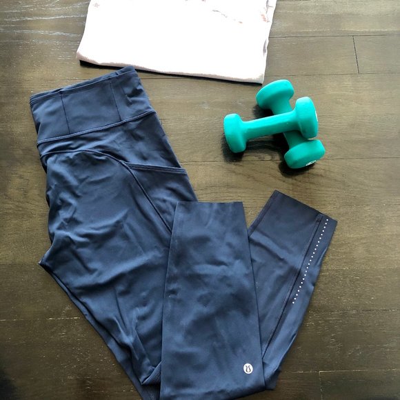 ✴️ Lululemon True Navy Fast and Free Sz 12 - Picture 1 of 11